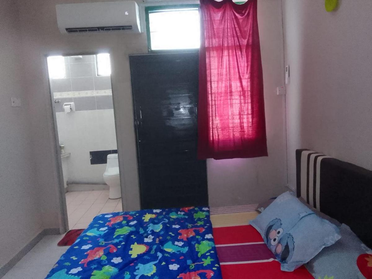 Holiday Home Bagan Lalang 5 Aircon Kampong Bagan Lalang Exterior foto